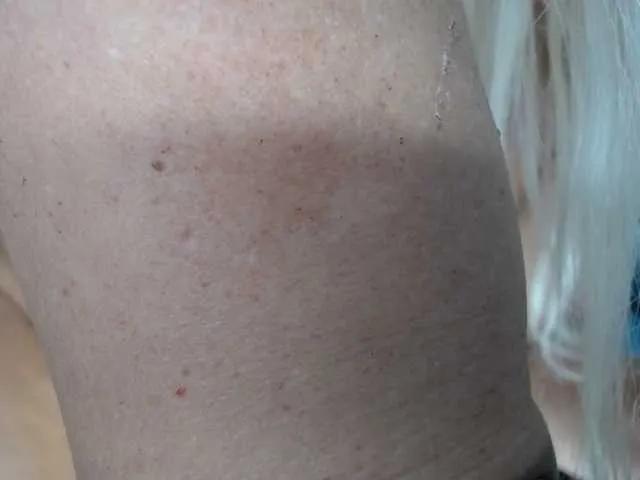 Offline adrianna_fox on BongaCams