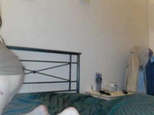 Offline AleksisFox on BongaCams