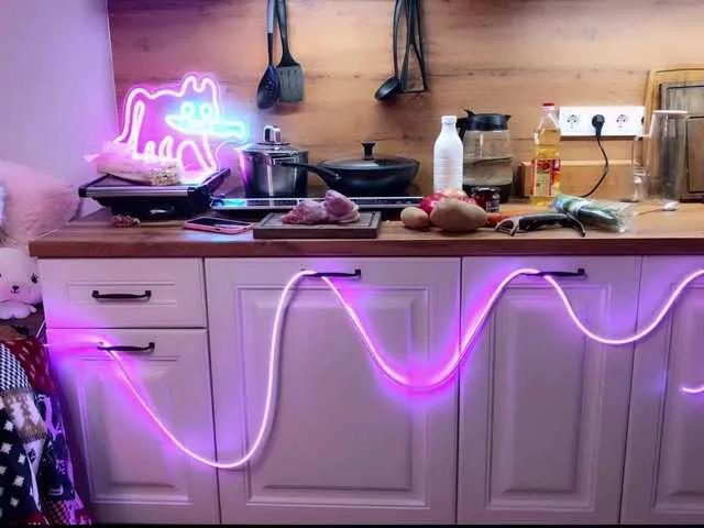 Freechat Alisa-Cheshirovna on BongaCams