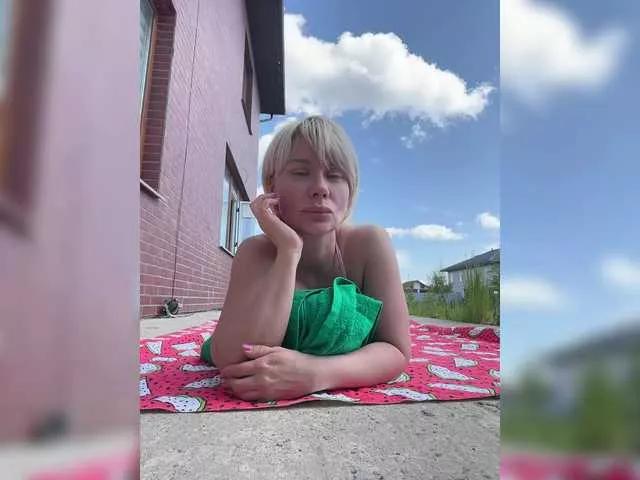 Offline AlisaBlackFox on BongaCams