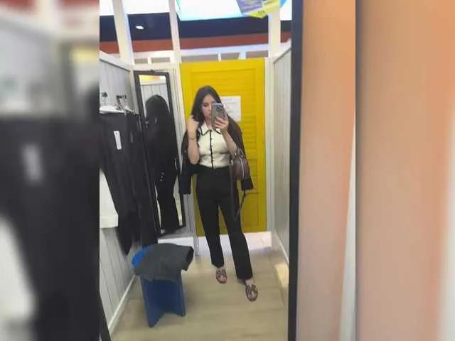 Offline Alliina-leee on BongaCams