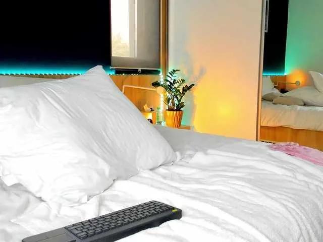 Offline allisonally on BongaCams