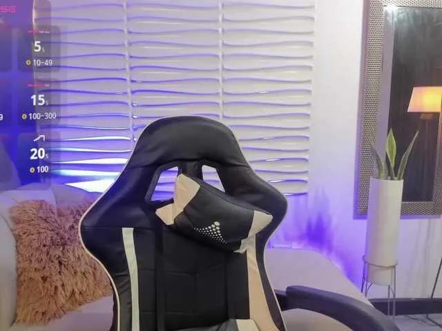 Offline Allisonowens on BongaCams