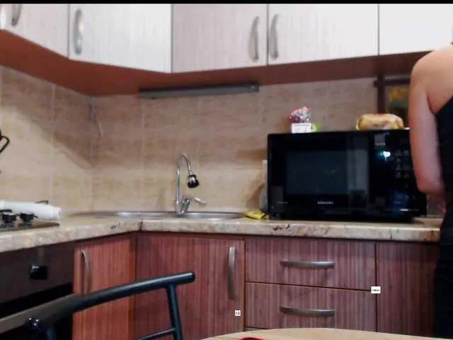 Offline alya555 on BongaCams