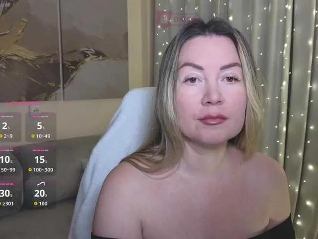 Offline AmieHerry on BongaCams