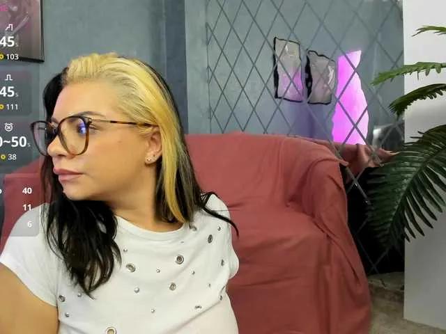 Offline AshleyBrook on BongaCams