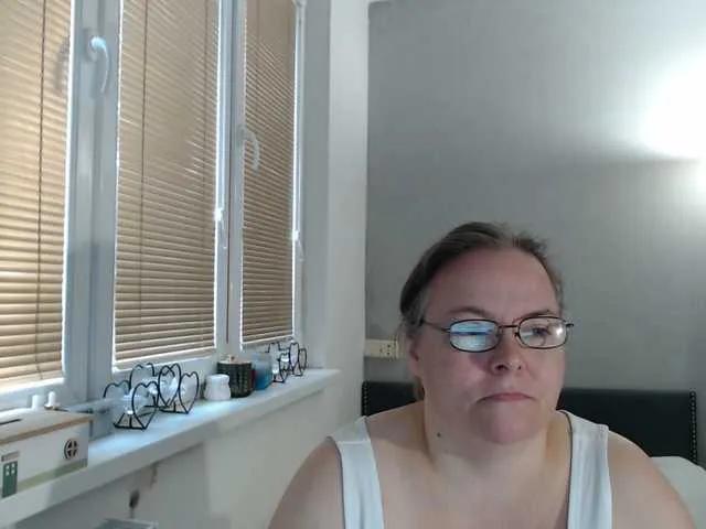 Offline Bessy123 on BongaCams