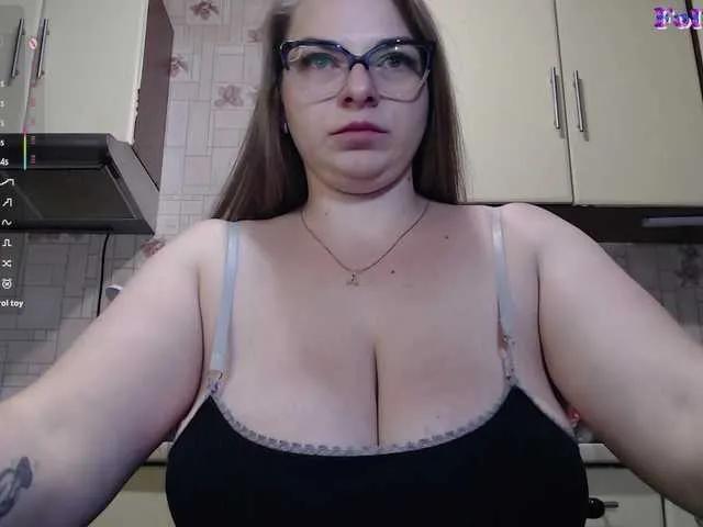 Offline CarolinaDiamond33 on BongaCams