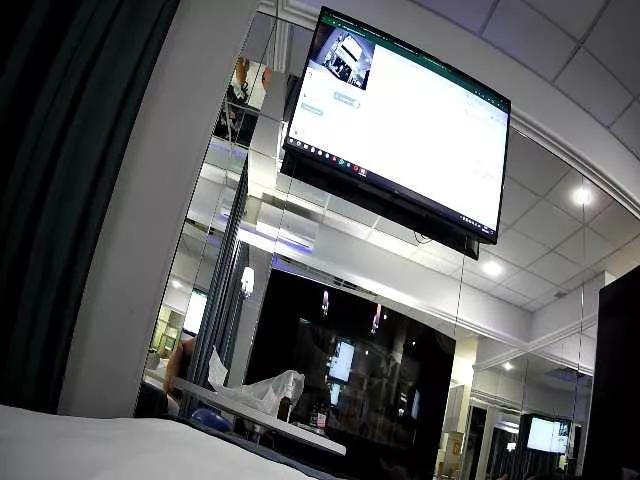 Freechat Catanadog on BongaCams