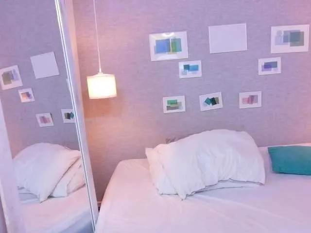 Offline Cuckold-lover on BongaCams