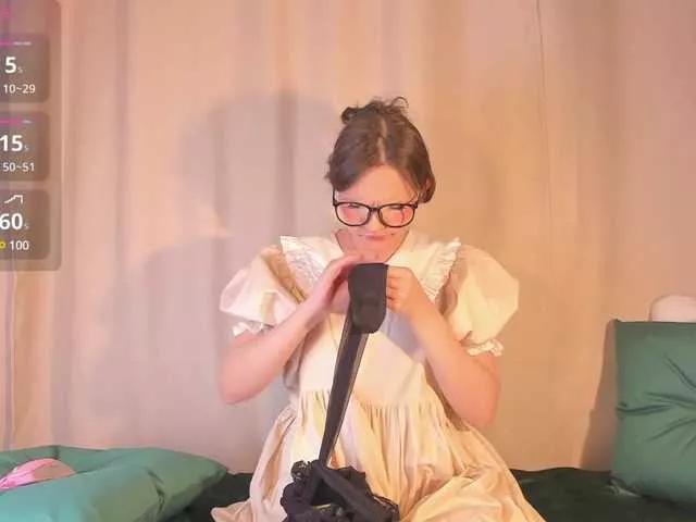 Freechat Cute-Lolly on BongaCams