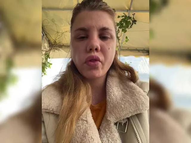 Offline Dollye on BongaCams