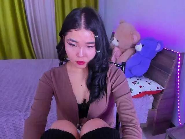 Dollyiaa on BongaCams 