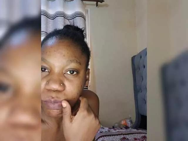 Freechat Ebbonyrakael on BongaCams