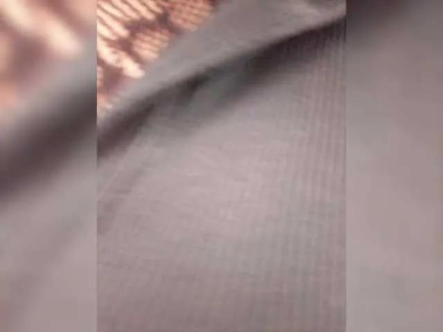 Freechat EinnyMure on BongaCams