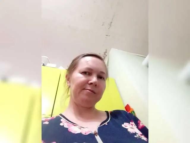 Offline Elena565-1 on BongaCams