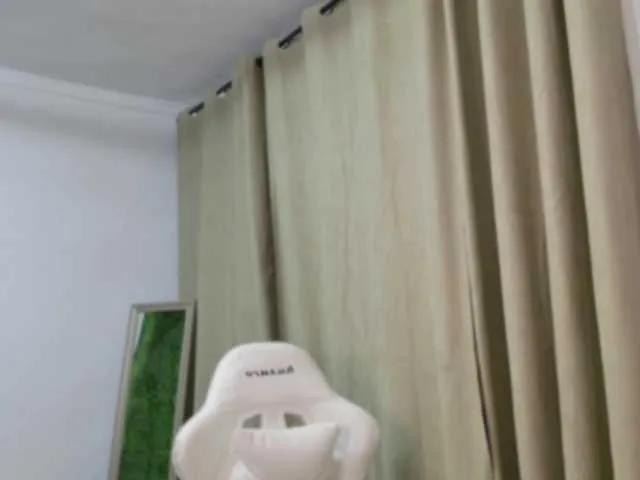 Offline EmilyxJames on BongaCams