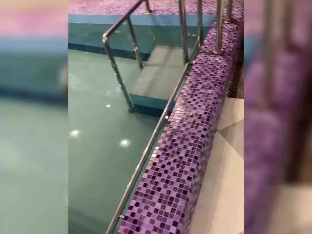 Offline ErnieFlossy on BongaCams