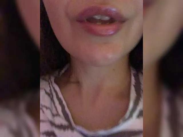 Offline FeeBee on BongaCams