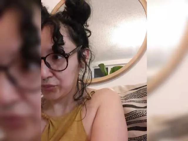 Offline Fruttituttis on BongaCams