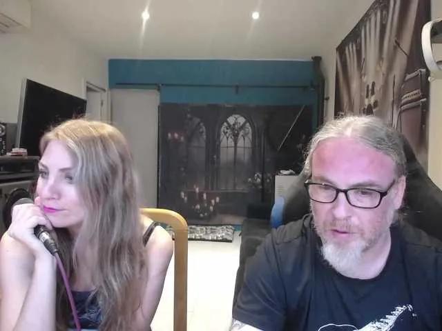 Offline GiselleandJay on BongaCams