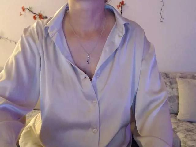 Freechat goodSnowQueen on BongaCams