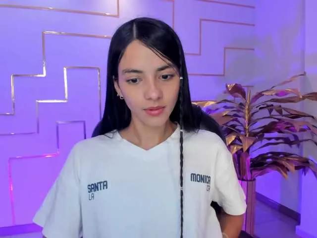 Offline HannahJames on BongaCams