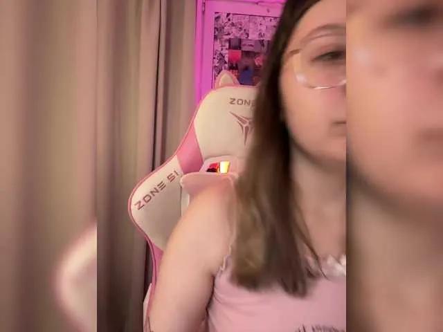 Offline henby-streams on BongaCams