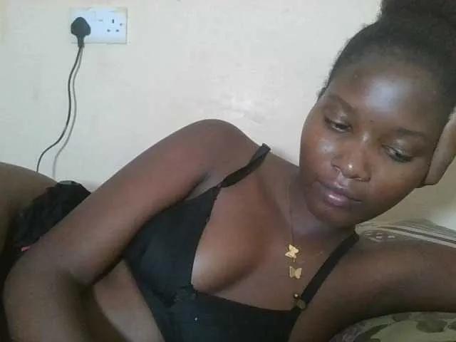 Offline Hornyqueen4 on BongaCams