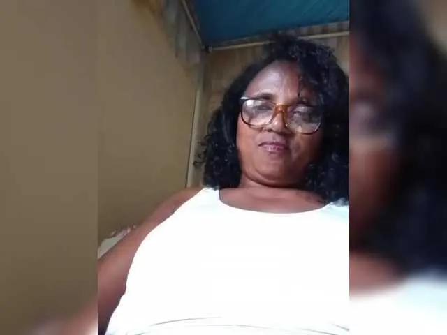 Freechat hotmomsexy on BongaCams