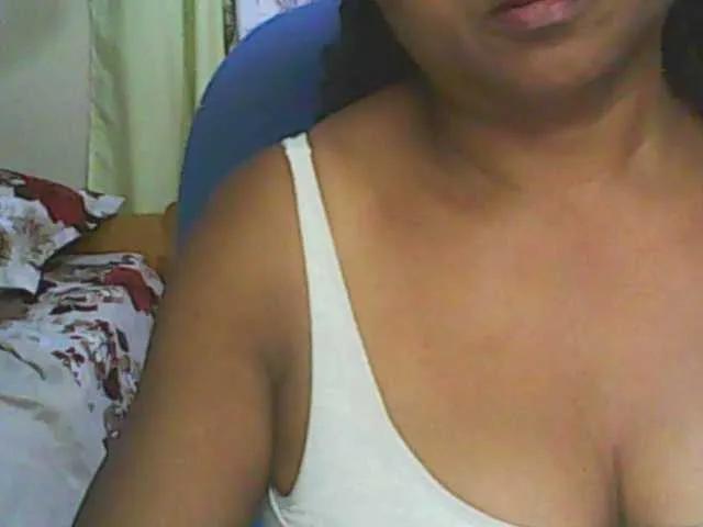Freechat hotmomsexy on BongaCams