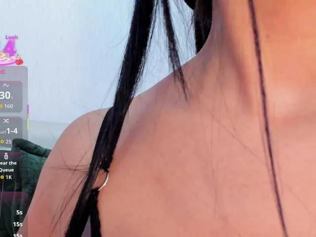 Freechat isa-queen on BongaCams