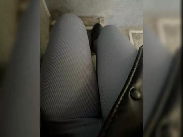 Offline Janchi- on BongaCams