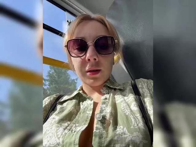 Offline Janchi- on BongaCams