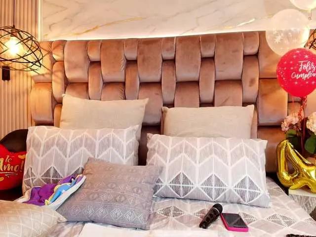 Offline JeenSexy on BongaCams