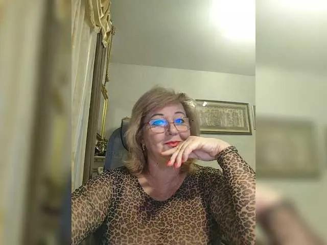 Offline KarinkaSweet on BongaCams