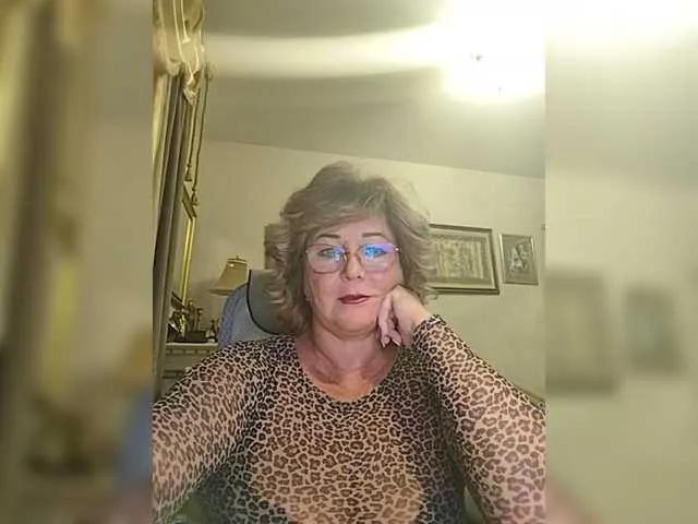 Offline KarinkaSweet on BongaCams