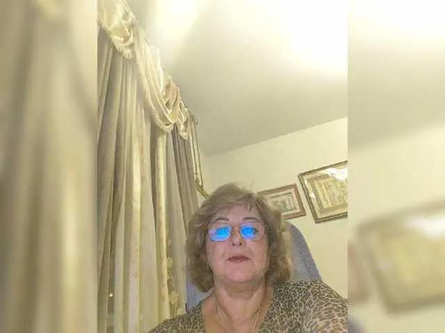 Offline KarinkaSweet on BongaCams