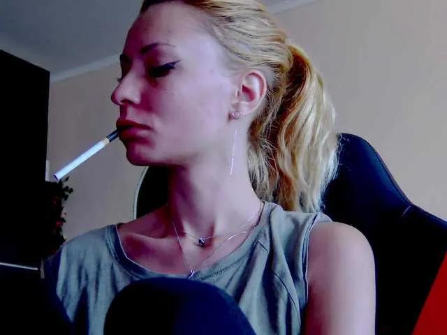 Offline karo131324 on BongaCams