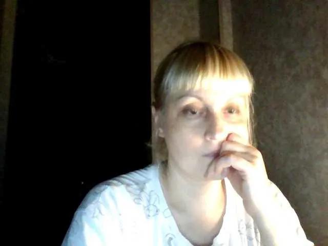 Offline krisss2016 on BongaCams