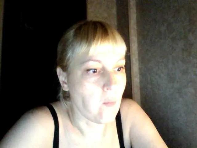 Offline krisss2016 on BongaCams