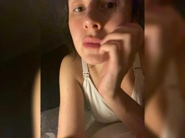 Offline KristinaScott on BongaCams