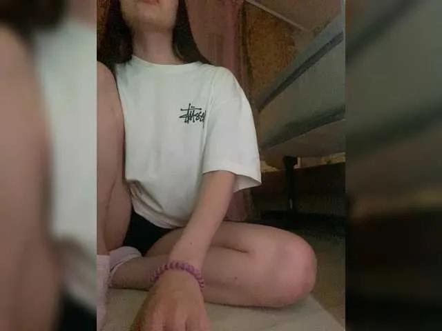 Offline KristinaScott on BongaCams