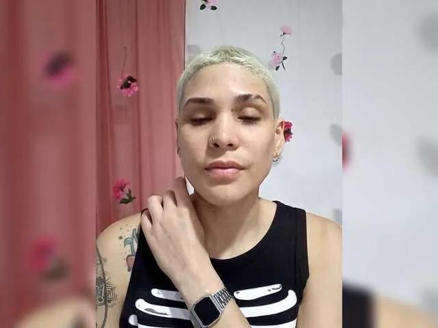 Offline LauraR on BongaCams