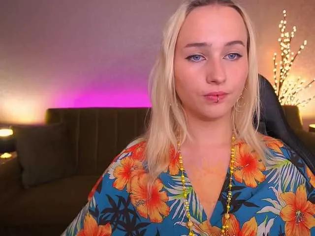 Freechat LilElfie on BongaCams