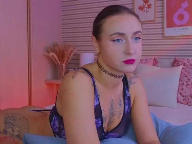 Offline Lillii on BongaCams