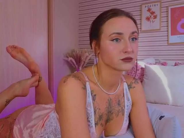 BongaCams Lillii is Freechat Lillii — Respect, generosity, intelligence, affection and a big dick