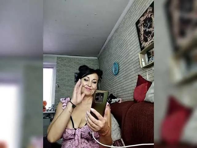 Offline Lina-a-13 on BongaCams