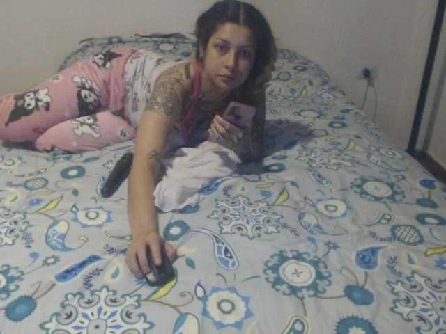 Freechat lucy-dreams69 on BongaCams