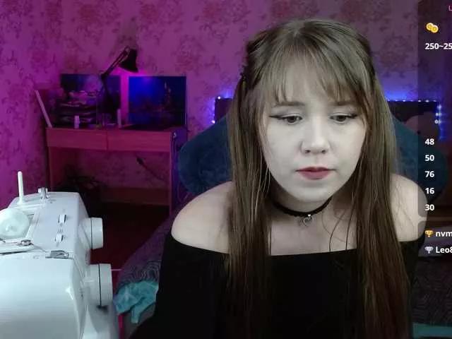 Offline Luucy on BongaCams